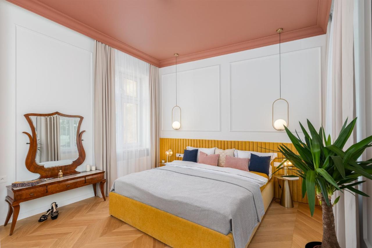 Premium Apartment In Parisian Style In The Heart Of Old Краков Экстерьер фото